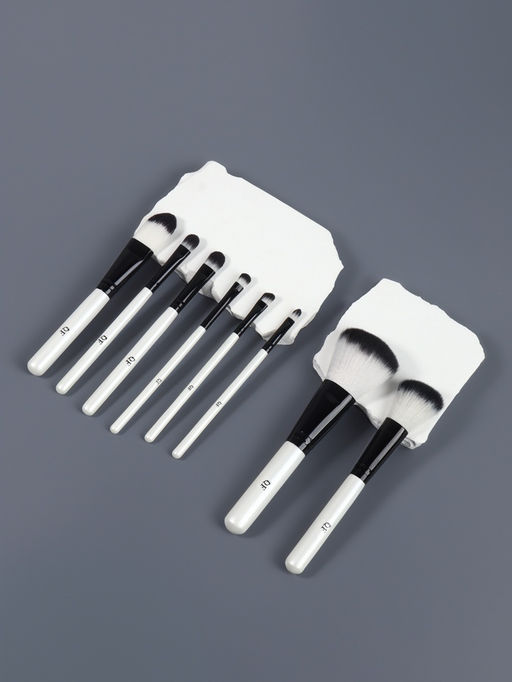 Набор кистей для макияжа SMOKY, 8 шт., чехол на молнии, белый, чёрный