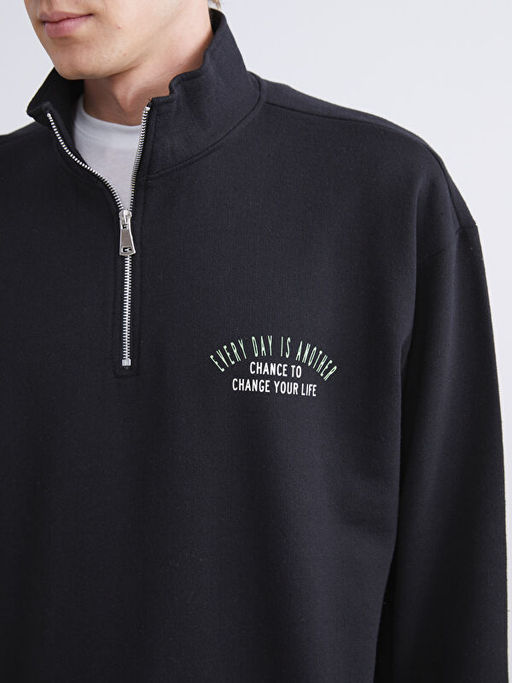 Dik Yaka Bask?l? Erkek Sweatshirt