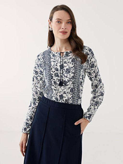 Ba?lamal? Yaka ?i?ekli Kad?n Bluz