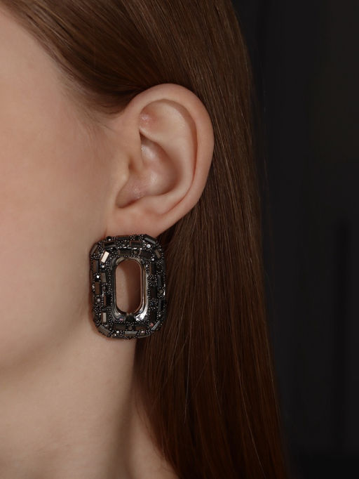 Серьги со стразами QF Блеск мягкий прямоугольник, серые в серебре