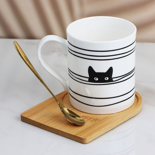Кружка керамическая на деревянной подставке «Прятки», 330 мл, с ложкой, белая
