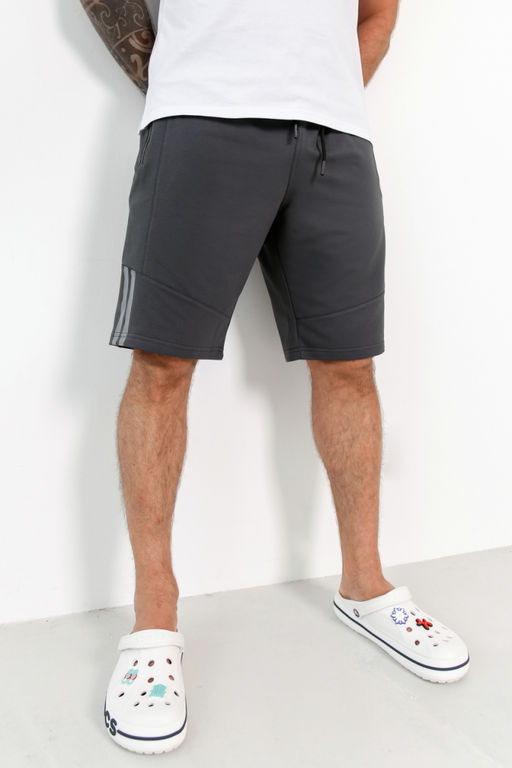 Спортивные шорты