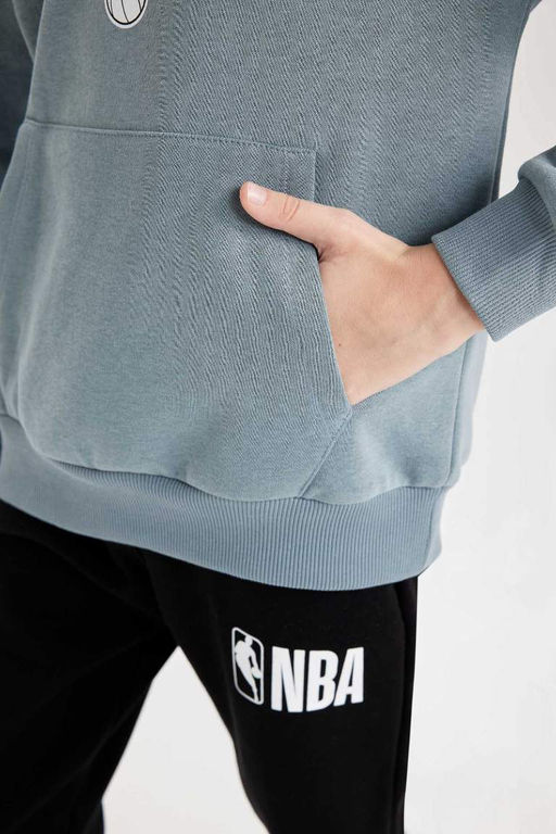Толстая толстовка обычного кроя с капюшоном и принтом NBA New York Knicks для мальчиков - Defacto фото 6