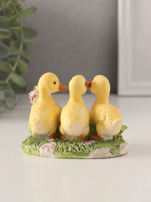 Фигурка полистоун Утята в пруду с цветами, 9?5.5?6.5 см