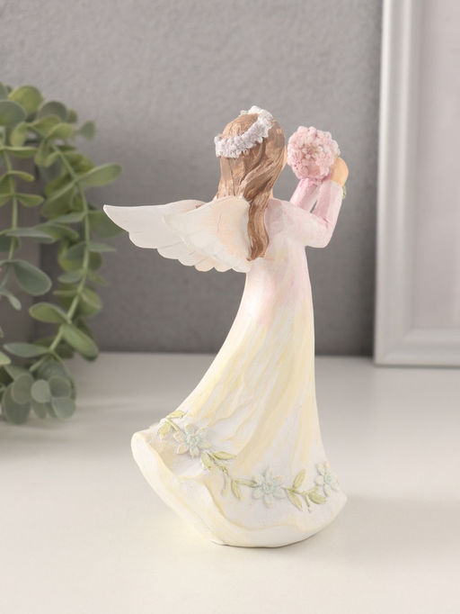 Фигурка полистоун Девушка-ангел в нежно-розовом платье, с букетом незабудок, 10?6.5?16 см