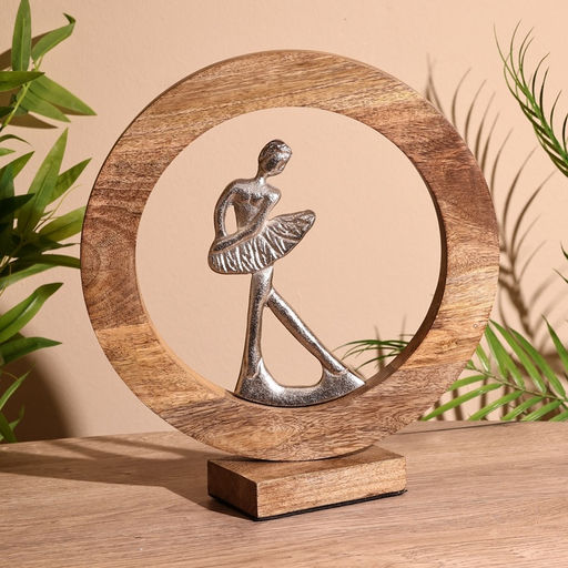 Сувенир интерьерный в деревянном кольце «Балерина», 30×8×33 см