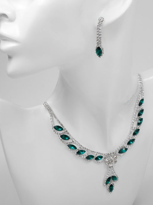Набор 2 предмета: серьги, колье Листопад ромб, цвет изумрудно-белый в серебре, 45 см