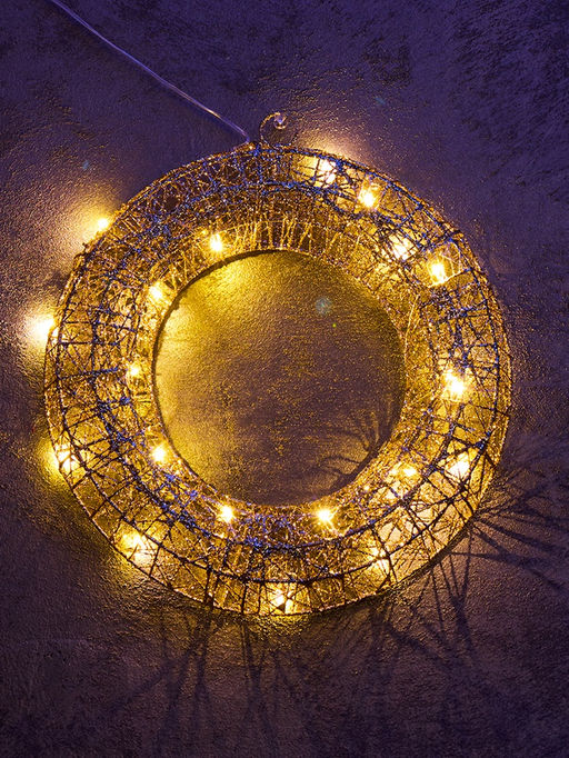 Фигура световая «Венок», 30×30×5 см, 20 LED, батарейки ААх2 (не в компл.), свечение тёплое белое