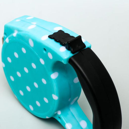 Рулетка с поводком-лентой, резиновая ручка, 5 м, вес животного до 15 кг, голубая в горошек - Пижон фото 3