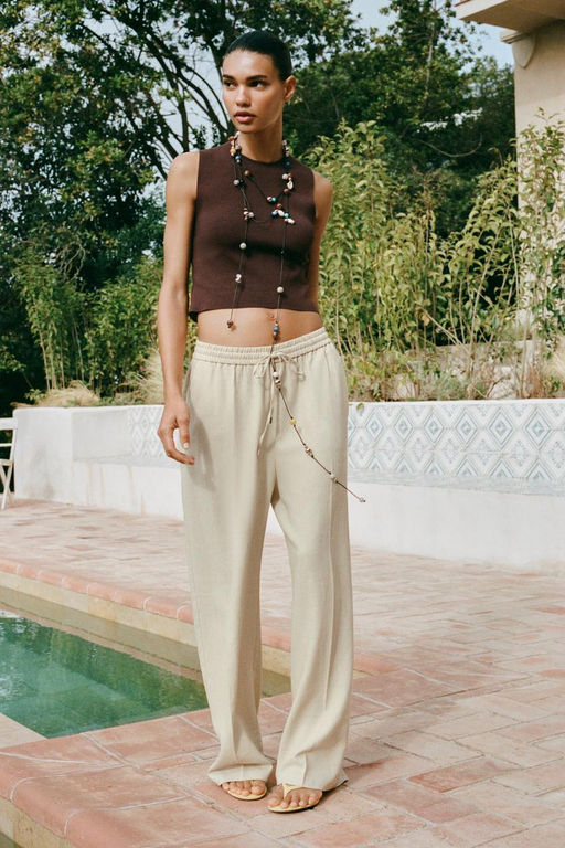 KNIT CUT-OUT BACK TOP