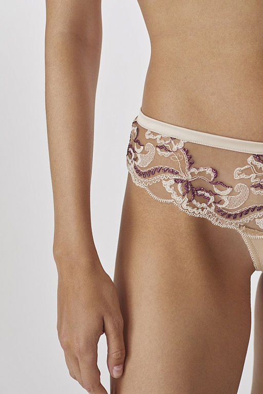 Трусы-стринги N02-209 Обжаренный миндаль