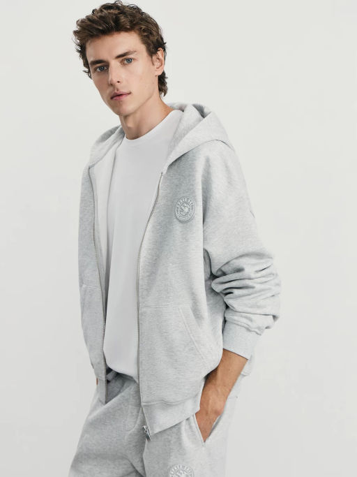 Худи на молнии с нашивкой / Zarina