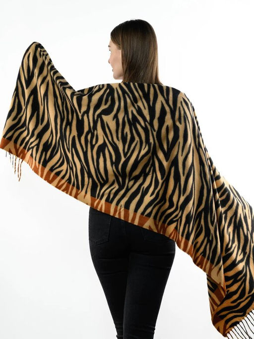 Яркий палантин с анималистичным принтом - Pretty mania фото 5