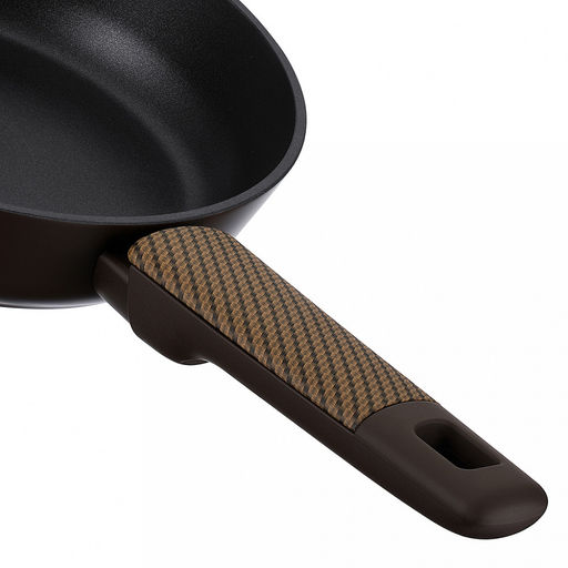 Сковорода с антипригарным покрытием Brownie д24см, h5,3см, s2,8мм, дно д3,5мм, индукционное дно д17,5см, алюминий, бакелитовая ручка с покрытием soft-touch, Regent (Китай) Подходит для всех видов плит, включая индукционную. - Домашняя мода фото 4