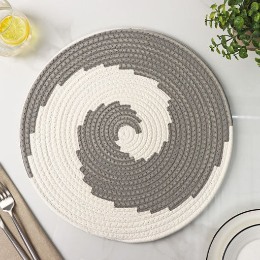 Цена за 6 шт. Салфетка сервировочная на стол Доляна Гипноз, d=38 см, цвет серо-белый  фото 2