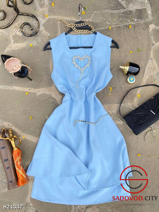 Платье женское с сердцем в середине