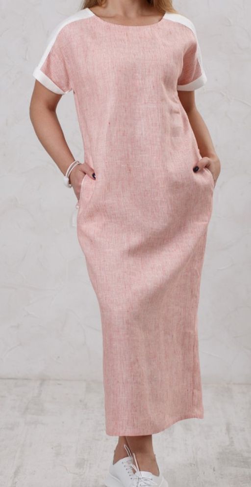 70% лен, 30% вискоза Платье визуально скрывает «лишнее»