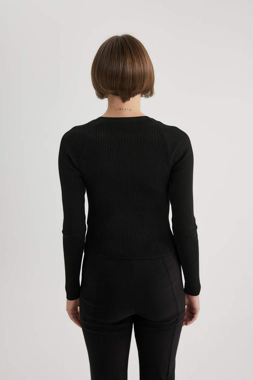 Приталенный свитер в рубчик с круглым вырезом - Defacto фото 6