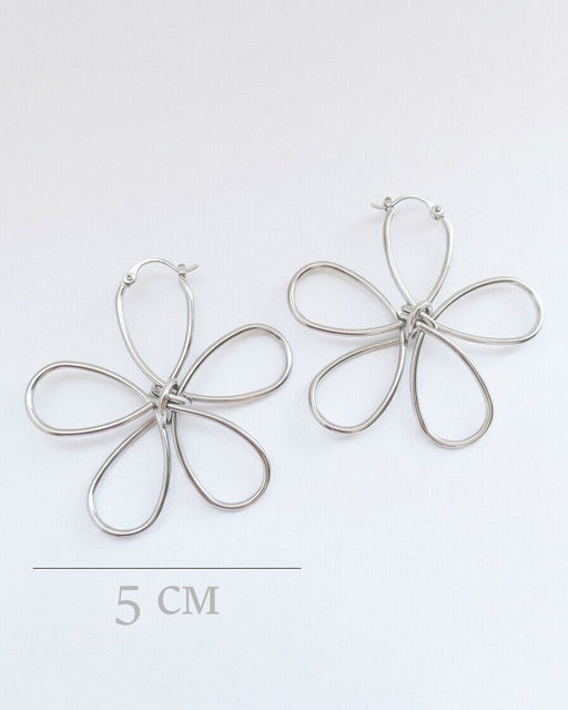 Стильные серьги