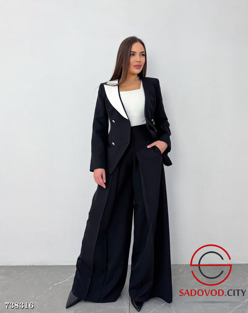 Женский брючный костюм