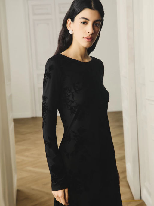 Трикотажное платье приталенного силуэта / Zarina