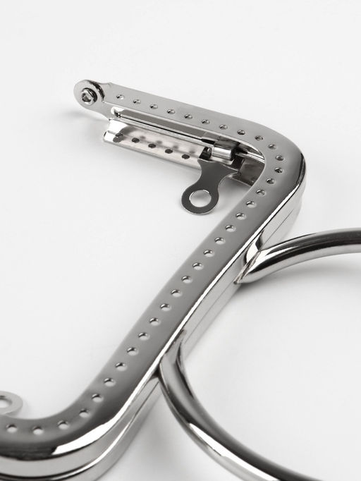 Фермуар пришивной, 12.5×7.5 см, с ручкой d=7.5×9 см, цвет серебряный