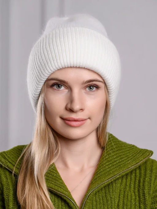 Теплая зимняя шапка бини из нежнейшей ангоры - Pretty mania фото 13