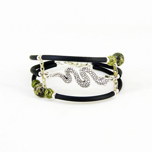 Браслет со змейкой тройной на пружине из змеевика 17-19 см