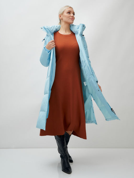 Пальто утепленное стеганное зимнее с капюшоном женское голубого цвета 9601Gl