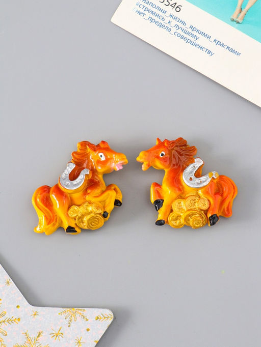 Цена за 5 шт. Магнит на холодильник Коняшка с монетами и подковой, полистоун, 3.5?4 см, МИКС