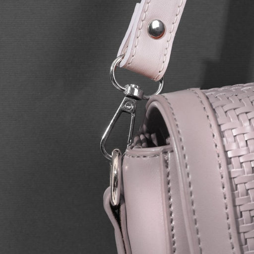 Цена за 6 шт. Ручка для сумки из экокожи, с карабинами, 125×1.8 см, цвет молочный