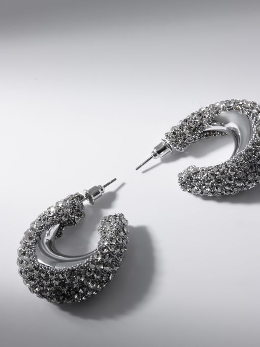 Серьги со стразами QF Блеск кольца, белые в серебре