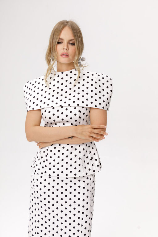 Жакет Pirs 6640 горохи на белом фоне