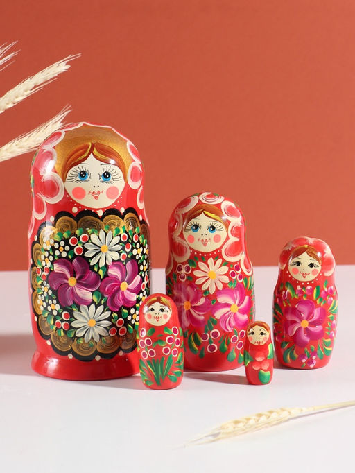 Матрёшка дерево «Цветы», красный платок, 5-кукольная, 19 см