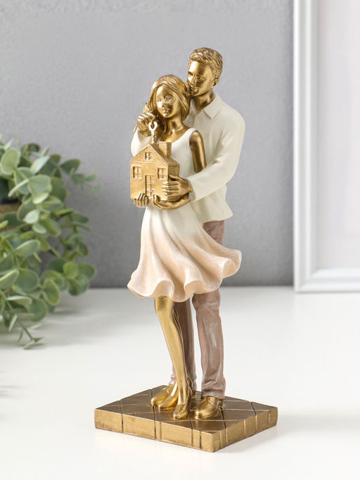 Сувенир полистоун "Молодая семья и покупка дома" 25,5 см
