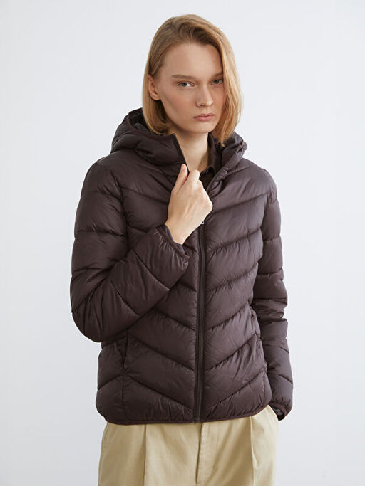 Kap??onlu Kad?n ?i?me Mont