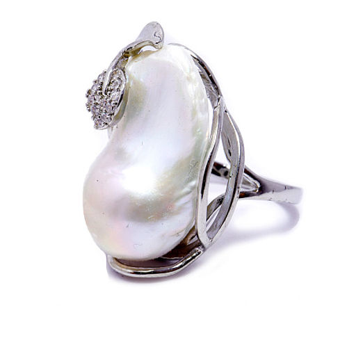 Кольцо с большой белой Жемчужиной