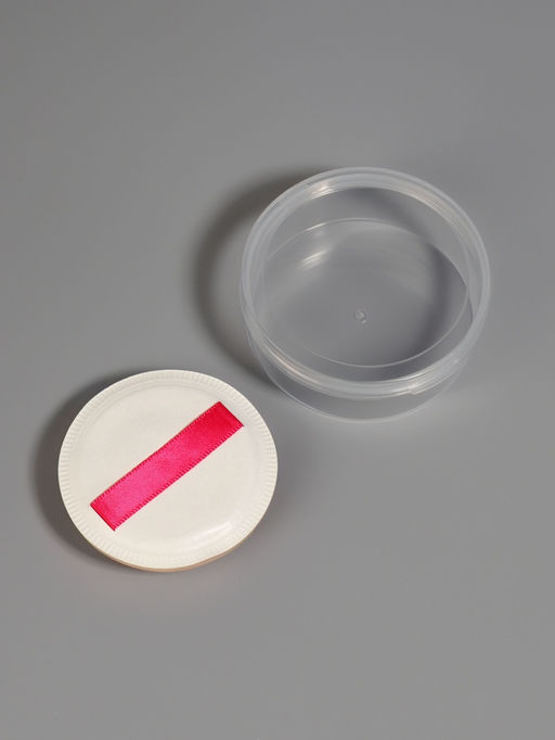 Спонж для макияжа, с держателем, d=5 см, в футляре, круглый, бежевый