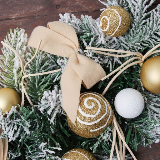 Гирлянда новогодняя хвойная «Зимнее волшебство. Сюрприз» 60×23 см, жёлтая