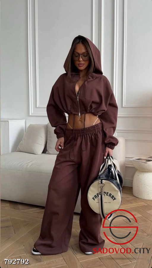 Трендовый женский костюм двойка