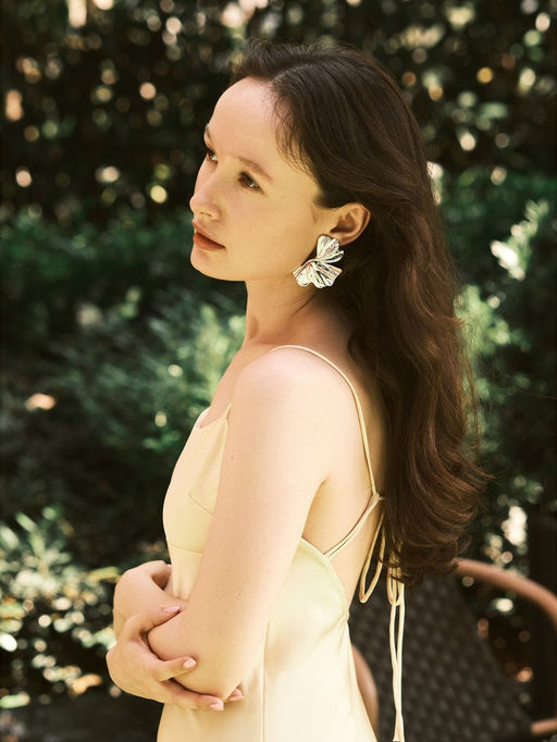 Серьги пластик Лепестки асимметрия, цвет серебро - Qf фото 4