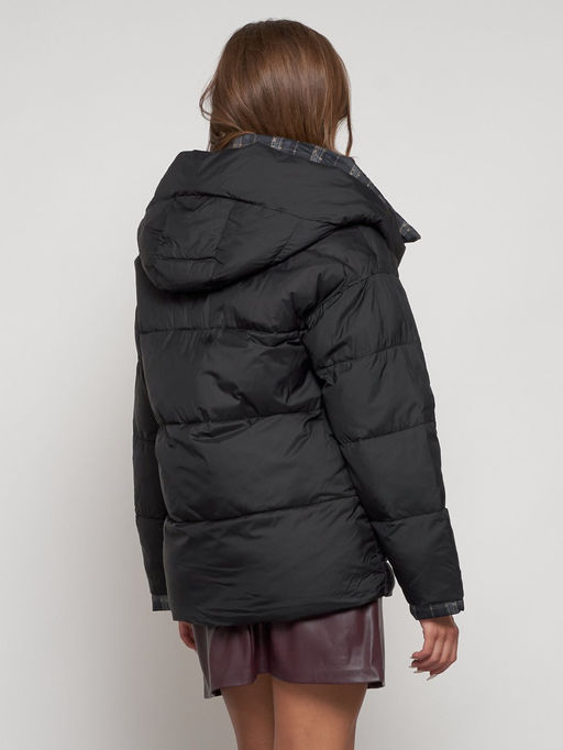 Зимняя женская куртка модная с капюшоном черного цвета 133105Ch