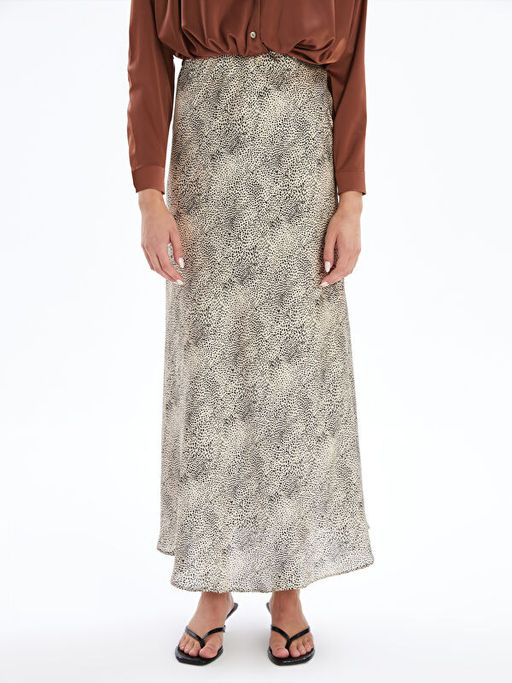 Standart Fit Desenli Saten Kad?n Etek