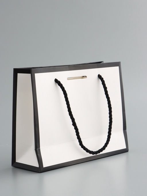 Пакет подарочный, белый, с бантом, 19 х 15 х 7 см