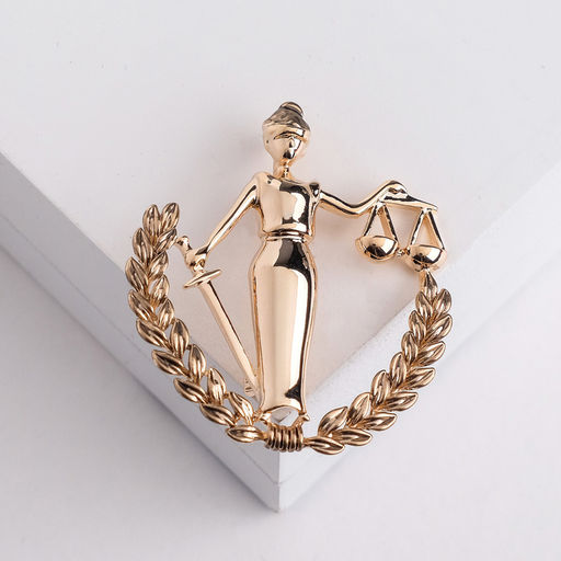 Брошь «Фемида» богиня правосудия, цвет золото