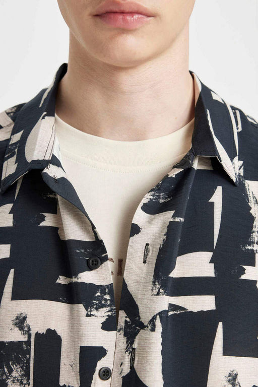 Рубашка с короткими рукавами и воротником-поло с принтом Relax Fit - Defacto фото 5