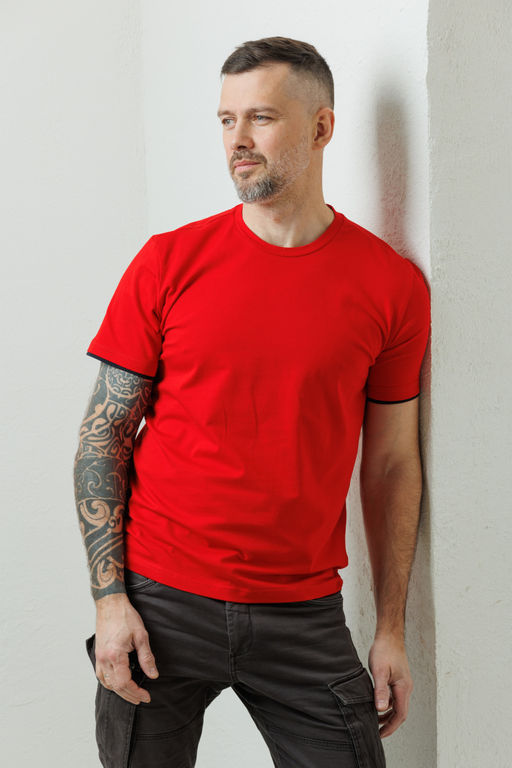 92% хлопок, 8% лайкра спортивная футболка