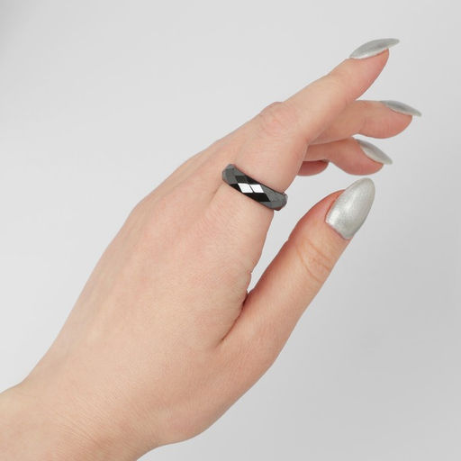 Кольцо «Ночь» под гематит, гранёное, цвет чёрный, размер 18