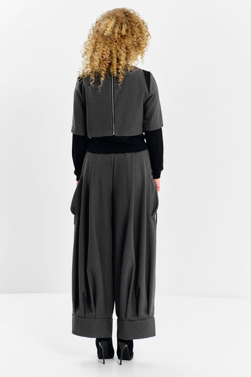 Костюм Euro Moda 632 серый (клетка), черный
