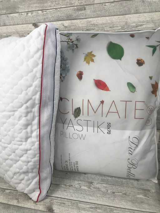 Подушка Diabella 70*70 CLIMATE (100% микрофайбер)